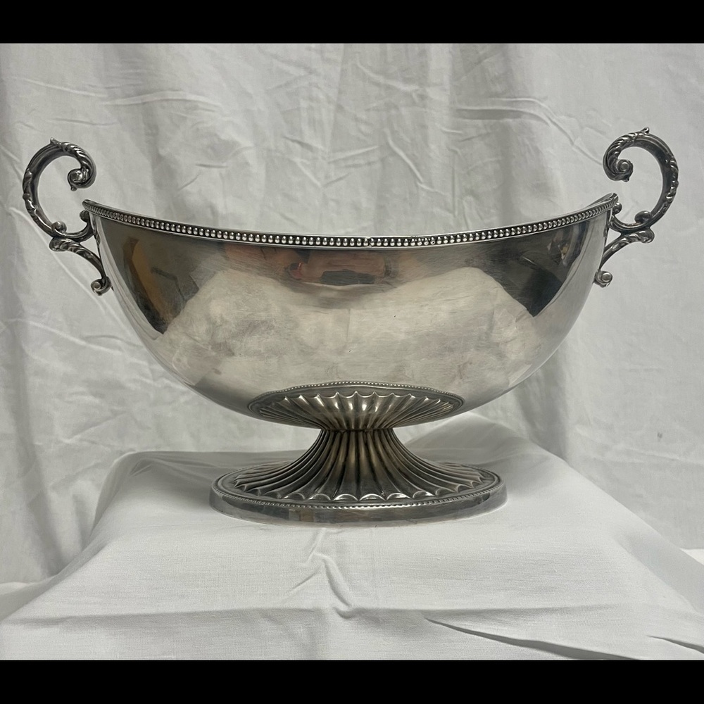 Vintage Barker Ellis silver plated centerpiece serving bowl.
